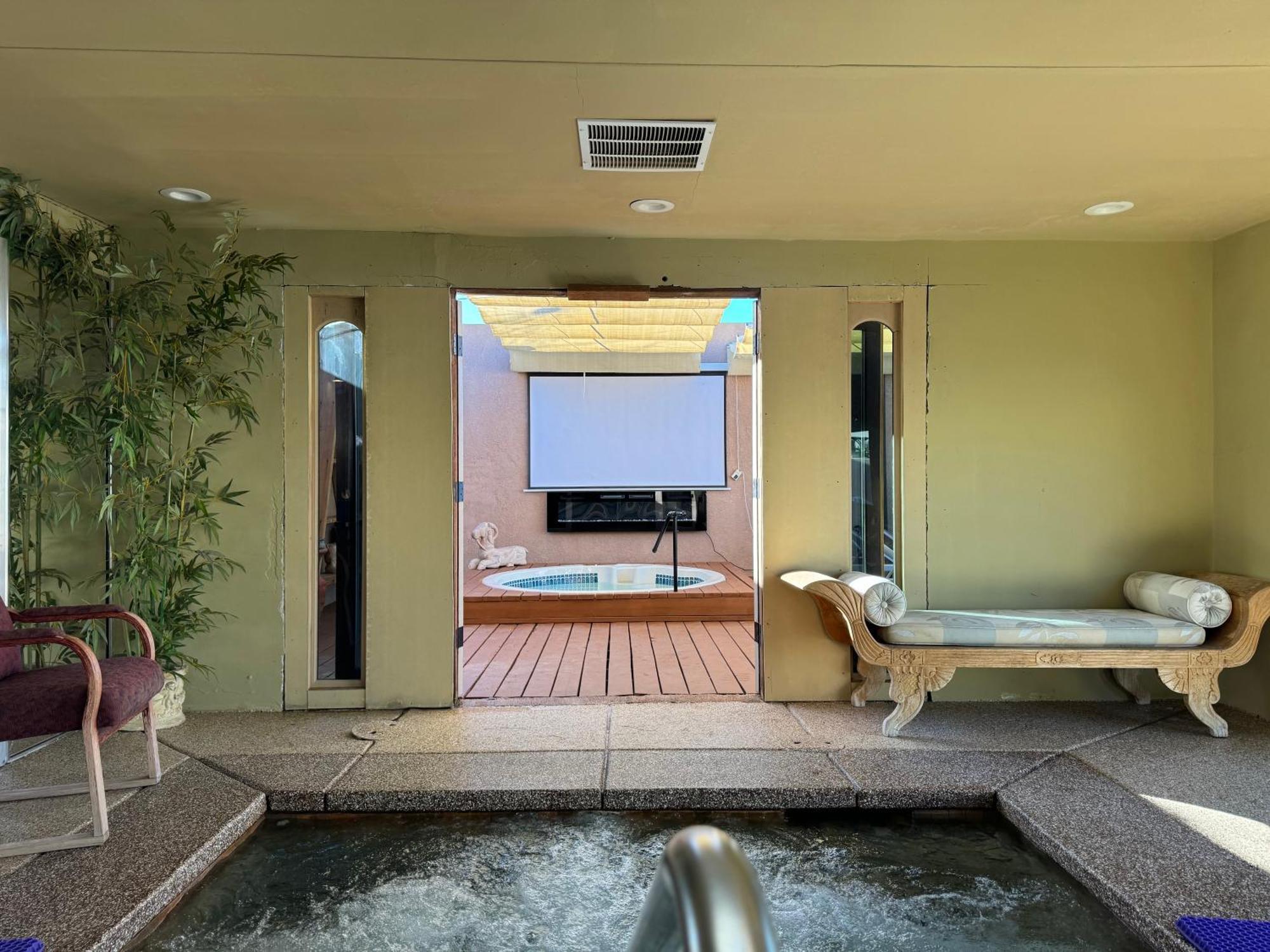 Mi Kasa Hot Springs 420,Adults Only, Clothing Optional Hotel Desert Hot Springs Exterior photo