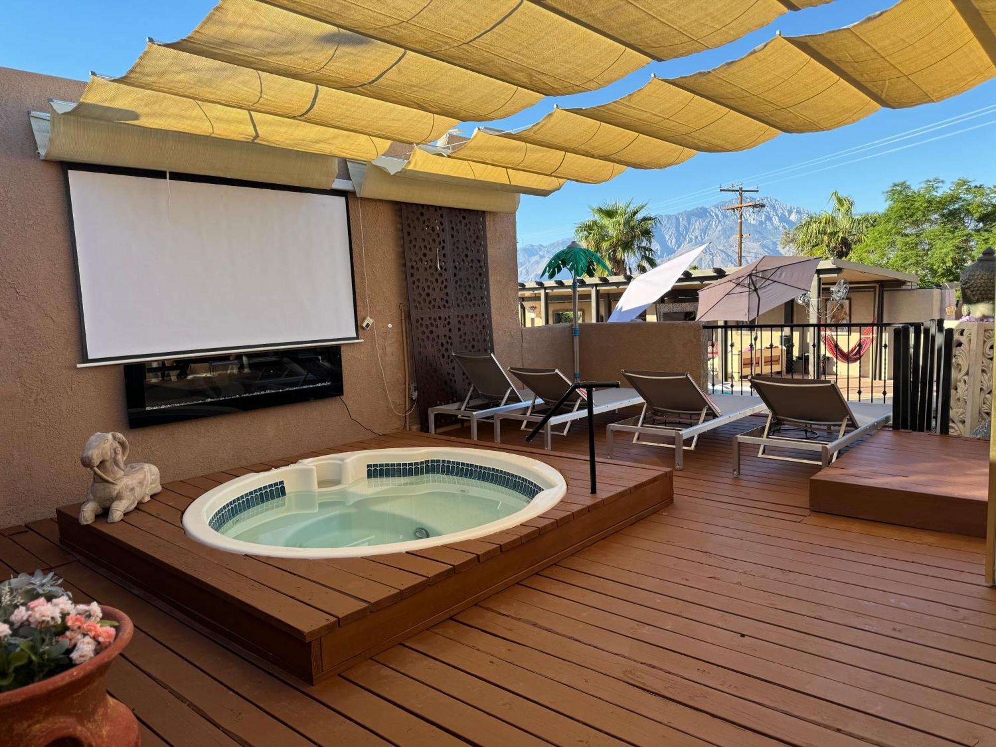 Mi Kasa Hot Springs 420,Adults Only, Clothing Optional Hotel Desert Hot Springs Exterior photo